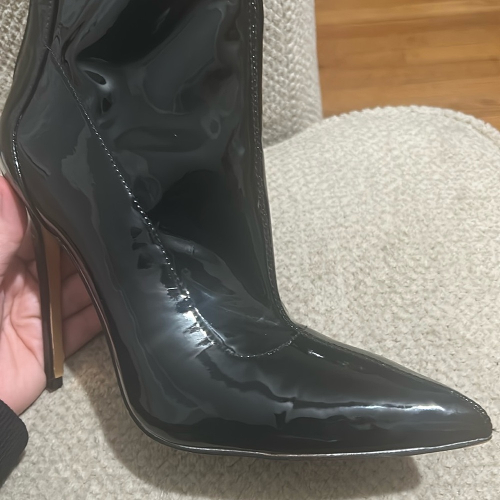 JLO Jennifer Lopez Black Patent Leather Ankle Boots - Picture 3 of 7